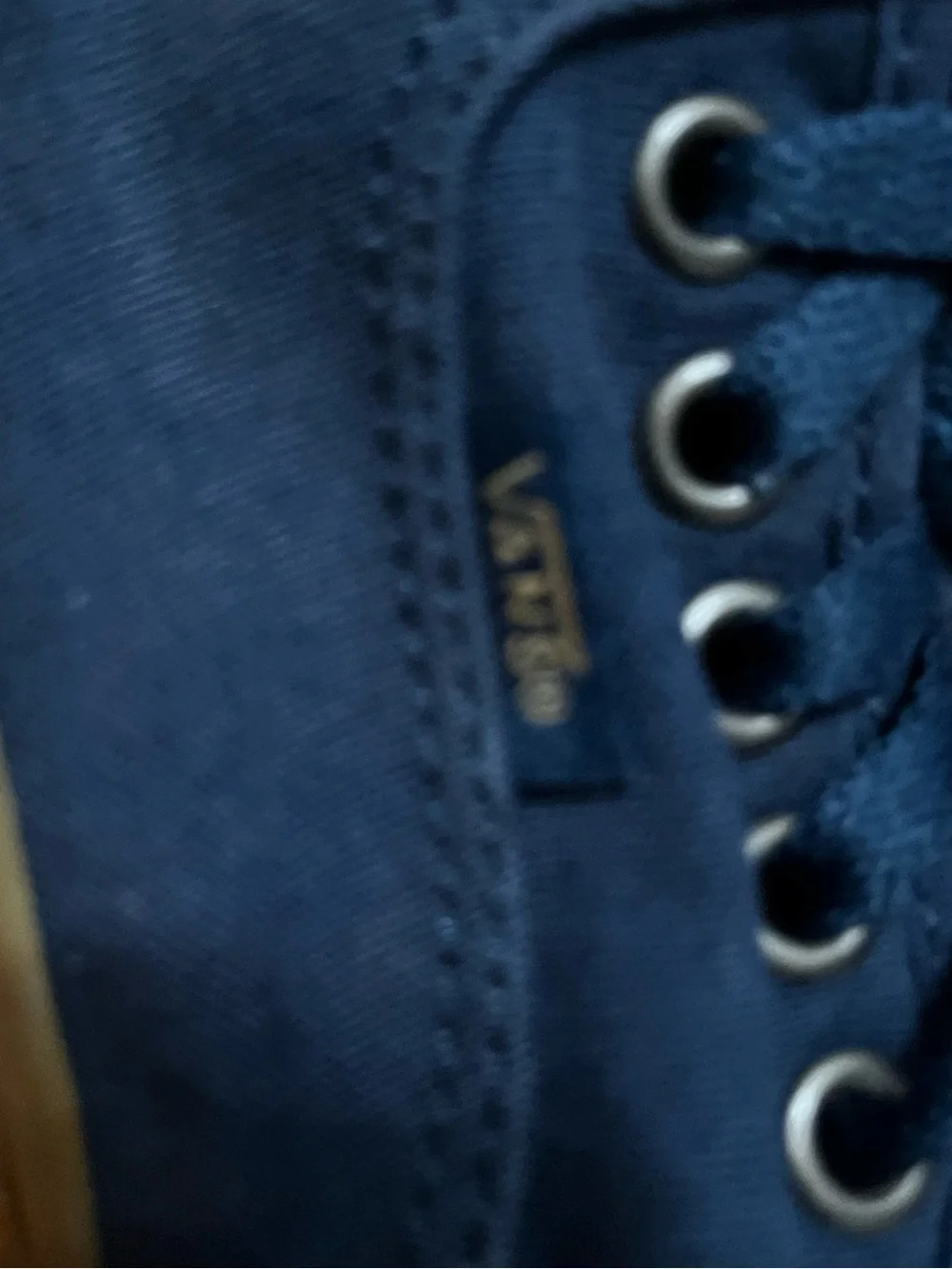 Vans Men’s Navy Canvas Low-Top Sneakers with Gum Sole